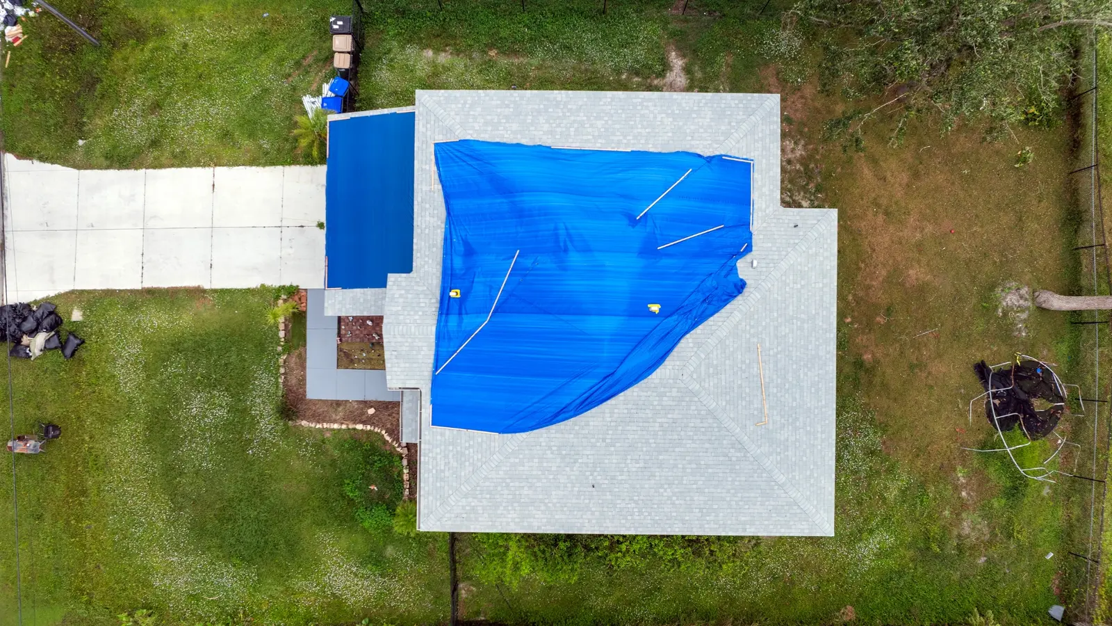 Emergency roof tarping and temporary storm stabilization in Killeen